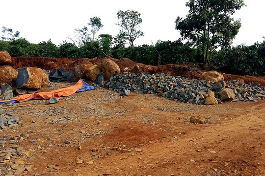 Gia Lai: Phát hiện hai bãi khai thác đá trái phép