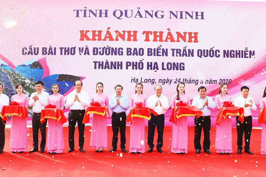 Thủ tướng Nguyễn Xuân Phúc cắt băng khánh thành cầu Bài Thơ và đường bao biển Trần Quốc Nghiễn 
