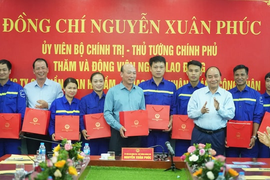 Thủ tướng thăm công nhân vùng mỏ Quảng Ninh