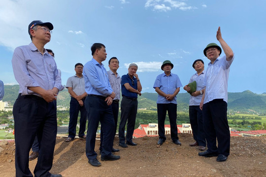 Thứ trưởng Bộ TN&MT Lê Công Thành kiểm tra công tác phòng chống thiên tai tại tỉnh Hoà Bình