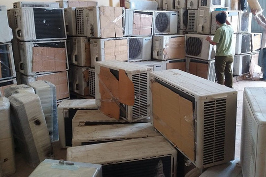 Quảng Bình: Bắt giữ vụ vận chuyển gần 1.000 bộ điện lạnh cũ trái phép