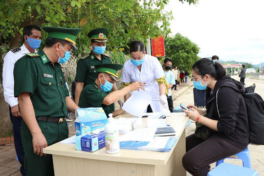 Sơn La: Tiếp nhận gần 1.400 lưu học sinh Lào trở lại trường