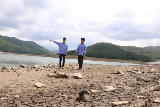  Quảng Ninh: Nhiều hồ thủy lợi phơi đáy giữa mùa mưa