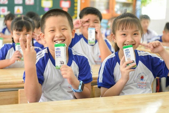 Những giờ uống sữa “vui khỏe, an toàn” của các em học sinh tại TP.HCM