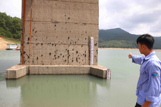 Quảng Ninh: Điều chỉnh kế hoạch mở nước Hồ Yên Lập do mực nước sắp cạn mực nước chết