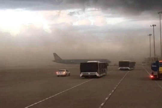 Bụi bao trùm sân bay quốc tế Phú Bài gây ô nhiễm nặng