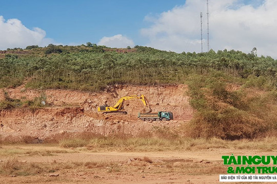 Thanh Hóa: Rầm rộ khai thác đất trái phép tại Dự án Nhà máy Nhiệt điện Công Thanh