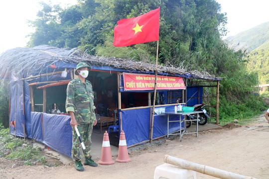 Bộ đội Biên phòng Lào Cai căng mình chống dịch 