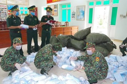 Lạng Sơn: Thu giữ 90 nghìn khẩu trang y tế nhập lậu