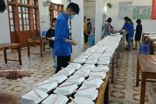 2.000 suất ăn miễn phí cho thí sinh thi THPT tại huyện biên giới Sốp Cộp 