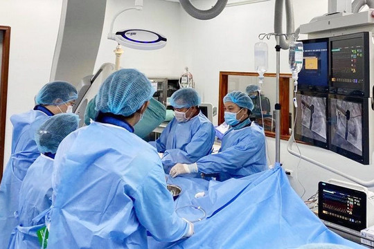 Lần đầu tiên Việt Nam phẫu thuật Hybrid cho bệnh nhi bị tim bẩm sinh phức tạp
