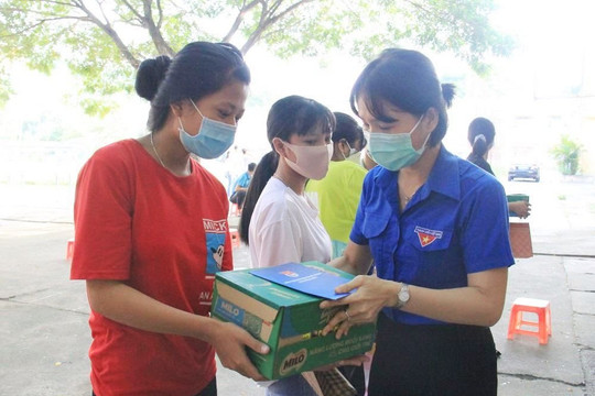 Đà Nẵng: Tiếp sức thí sinh đồng bào Cơ tu trước kì thi tốt nghiệp THPT đợt 2 