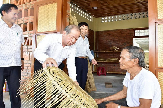 Thừa Thiên Huế: Làng mây tre đan Bao La “lột xác”, vươn tầm thế giới