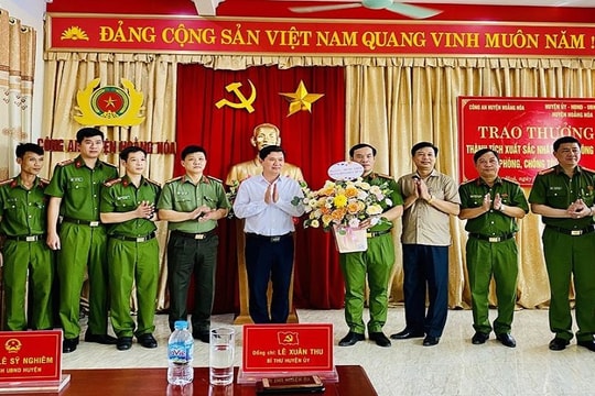 Phá nhiều vụ án, Công an huyện được thưởng nóng 40 triệu đồng