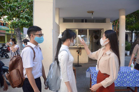 Đà Nẵng: Học sinh đến trường với phương châm “5K” sau “cơn bão” Covid-19
