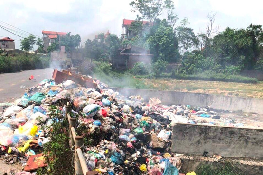 Tân Yên – Bắc Giang: Cần xử lý triệt để tình trạng gây ô nhiễm tại các điểm gom rác