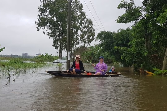 Người dân miền Trung nơm nớp nỗi lo lũ chồng lũ