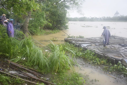 Ứng phó mưa lũ kéo dài, Thừa Thiên Huế điều tiết thêm nhiều hồ thủy điện