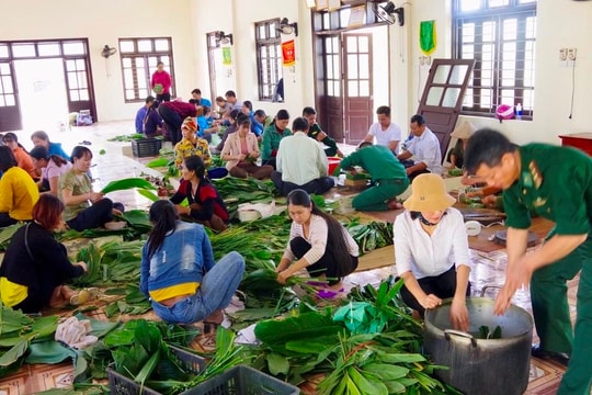 Ninh Bình: Thêm nhiều phần quà nghĩa tình đến với đồng bào vùng lũ