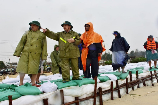 Thừa Thiên Huế: Tập trung khắc phục lũ lụt, chủ động ứng phó trước diễn biến phức tạp của mưa bão