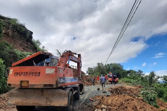 Sạt lở vùi lấp 53 người ở Quảng Nam: Đã tìm thấy 16 thi thể 