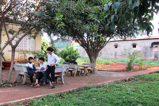 Gia Lai: Trường học "khổ" vì mùi hôi từ kho mủ cao su của Công ty Cà phê 705