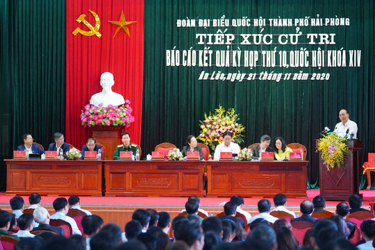 Thủ tướng Nguyễn Xuân Phúc: Chúng ta không có ước mơ nào khác hơn là nâng cao mức sống người dân