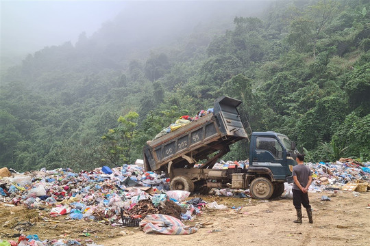 Cao Bằng: Người dân “kêu cứu” do bãi rác gây ô nhiễm nghiêm trọng