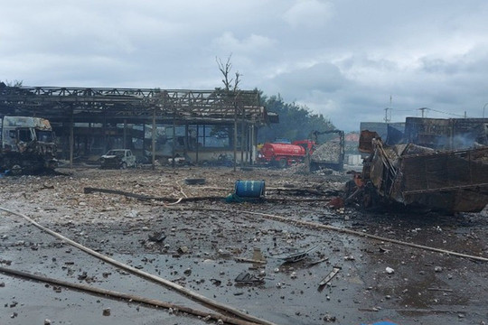 Cháy nổ tại khu vực biên giới Việt - Lào khiến nhiều người thương vong