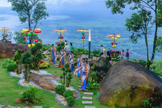 Tây Ninh: Biểu tượng du lịch mới của miền Đông Nam Bộ