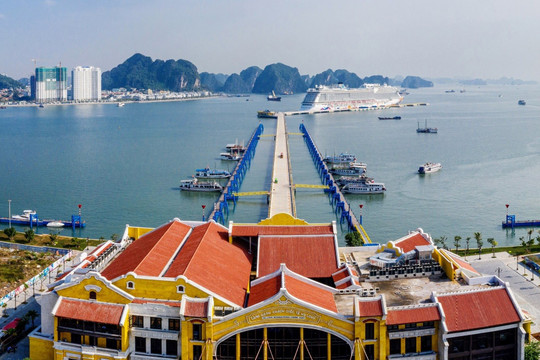 Ngắm nhìn cảng tàu đầu tiên của Việt Nam giành giải “Oscar du lịch”