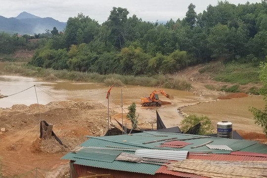 Bắc Giang: Sông Cẩm Đàn bị ô nhiễm nghiêm trọng vì khai thác khoáng sản