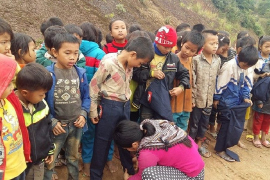 Nghệ An: Nhiều trường học các huyện vùng cao phải nghỉ học để tránh rét