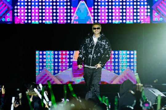 Đại nhạc hội Rap “Chào 2021” xua tan giá rét kỷ lục ở Hạ Long