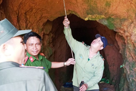 Phát hiện khai thác vàng trái phép tại khu vực rừng Cà Nhông