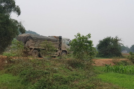 Nông Cống (Thanh Hóa): Dân khổ vì xe chở đất gây ô nhiễm môi trường