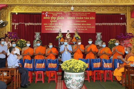 Phó Thủ tướng Trương Hòa Bình thăm, chúc Tết chư tăng, Phật tử Nam tông Khmer 