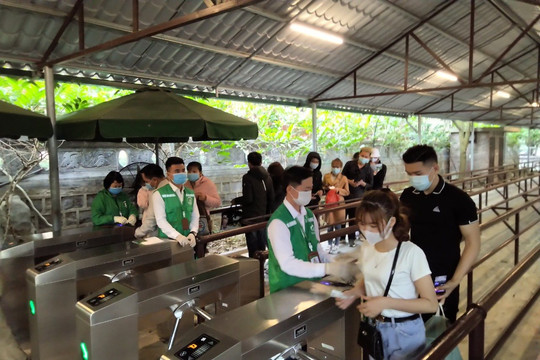 Ninh Bình đảm bảo vệ sinh môi trường khu du lịch dịp Tết Nguyên đán 2021