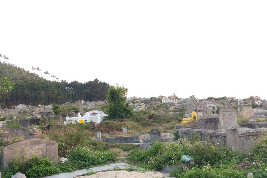 Huế: Giải phóng mặt bằng nghĩa địa để xây dựng công viên văn hóa
