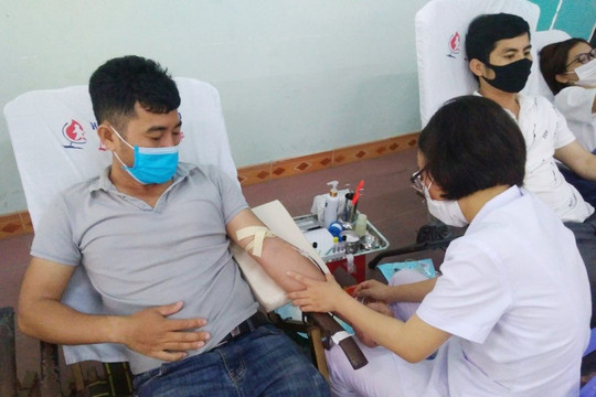 Sinh viên Đà Nẵng chia sẻ hơn 300 đơn vị máu 