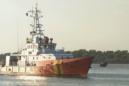 Kịp thời cứu nạn 6 thuyền viên trên tàu cá bị nạn trên biển