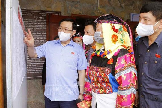Chủ tịch Quốc hội Vương Đình Huệ kiểm tra công tác chuẩn bị bầu cử tại Hà Giang