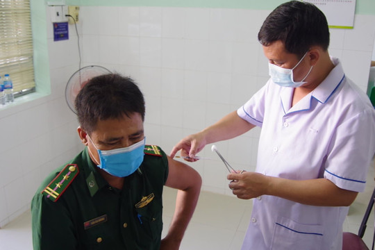 Tiêm vắc xin AstraZeneca cho cán bộ, chiến sĩ  BĐBP tỉnh Bà Rịa – Vũng Tàu