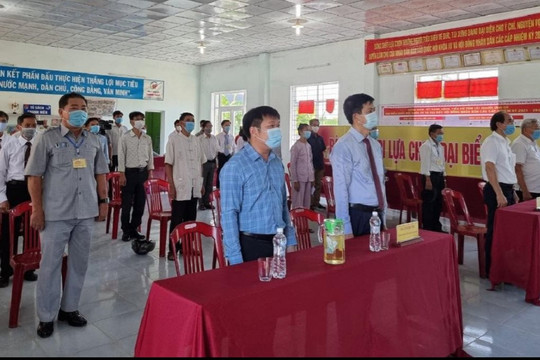 Cử tri toàn tỉnh Quảng Trị tham gia bầu cử đại biểu Quốc hội và HĐND các cấp