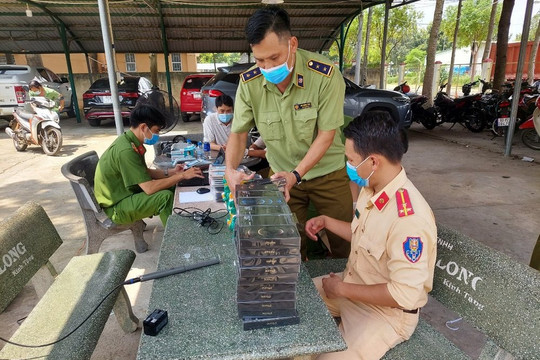 Bình Phước bắt giữ trên 7.500 điện thoại di động có dấu hiệu nhập lậu