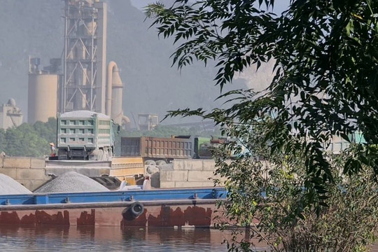 Tiếp vụ cụm cảng Công ty Sơn Hữu bị “tố” gây ô nhiễm: Chưa thực hiện đúng quy định bảo vệ môi trường