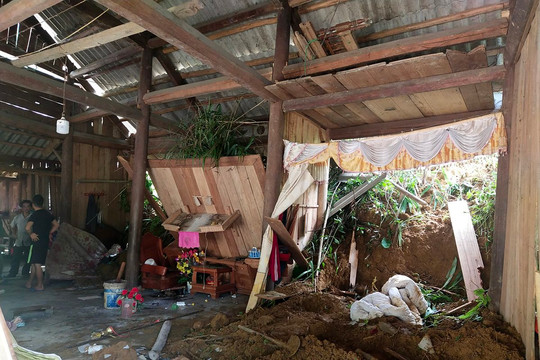 Lào Cai: Mưa lớn gây sạt lở đất khiến một phụ nữ tử vong 