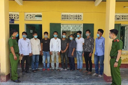 Thừa Thiên Huế: Khai thác rừng trái phép, 10 đối tượng bị khởi tố