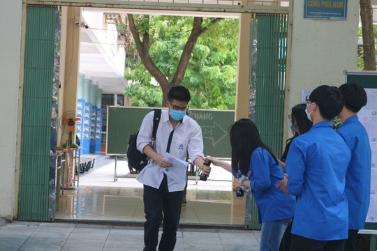 Các điểm thi tại Hà Nội đảm bảo phòng, chống dịch trong ngày đầu thi tốt nghiệp THPT