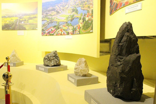 Hơn 300 mẫu vật địa chất khoáng sản: Nguồn hiện vật quý giá tại Bảo tàng tỉnh Yên Bái